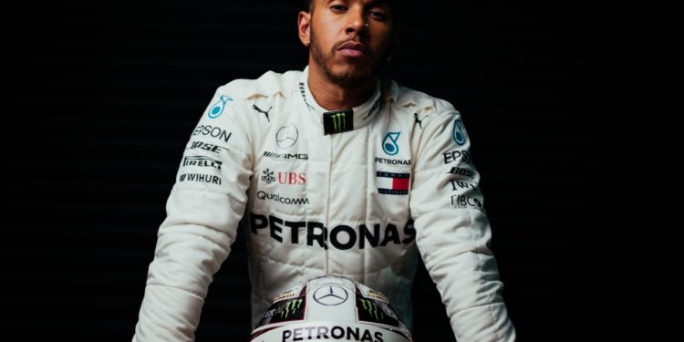 Hamilton z testů přehnané závěry nedělá