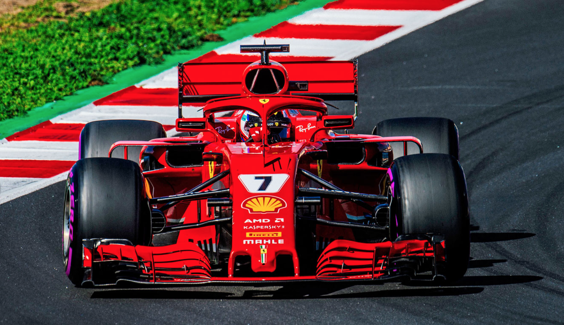 Ferrari SF71H "osedlají" Kimi Räikkönen a Sebastian Vettel