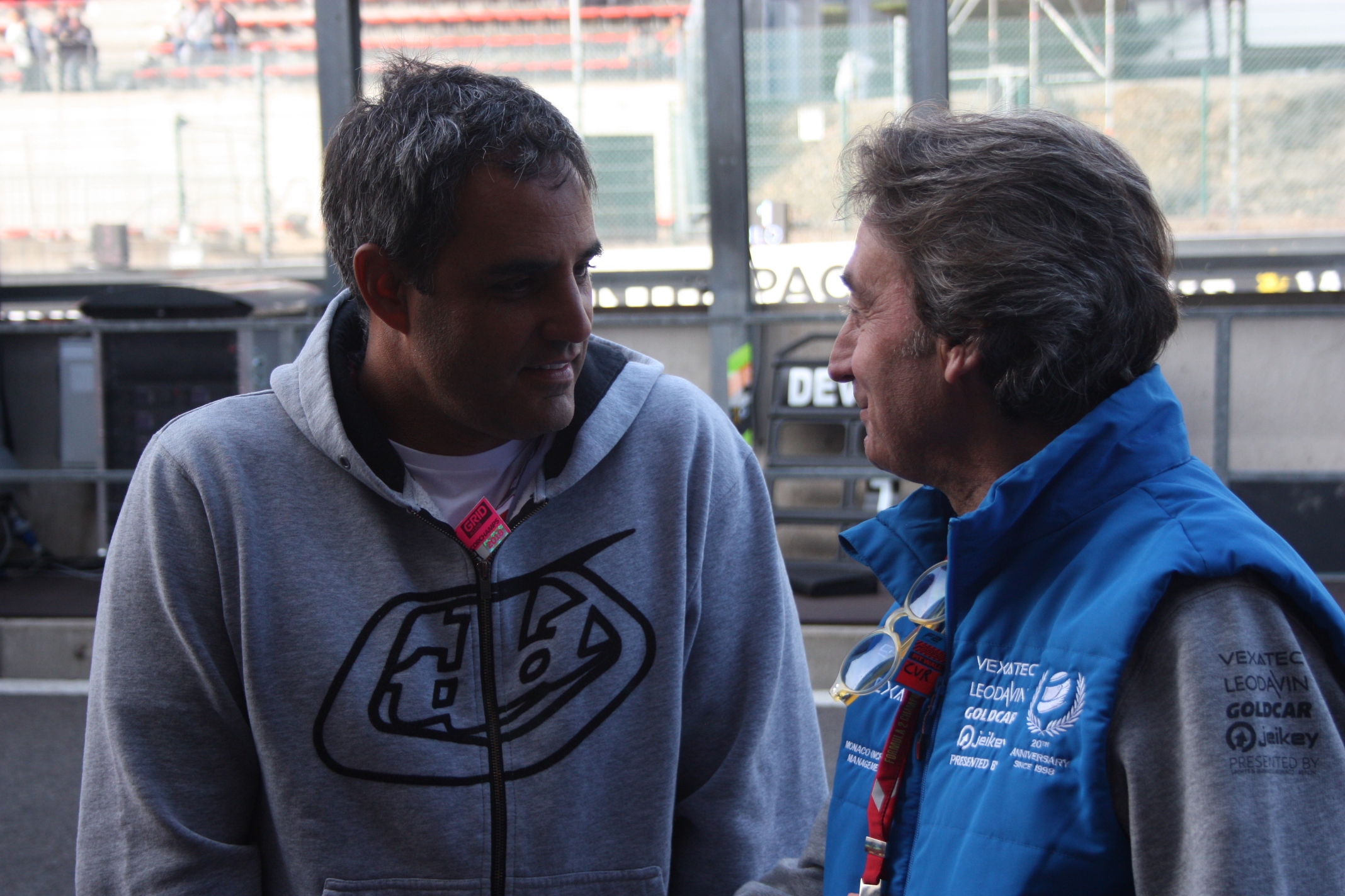 Měli o čem mluvit: Bývalí jezdci F1 Juan Pablo Montoya a Adrian Campos