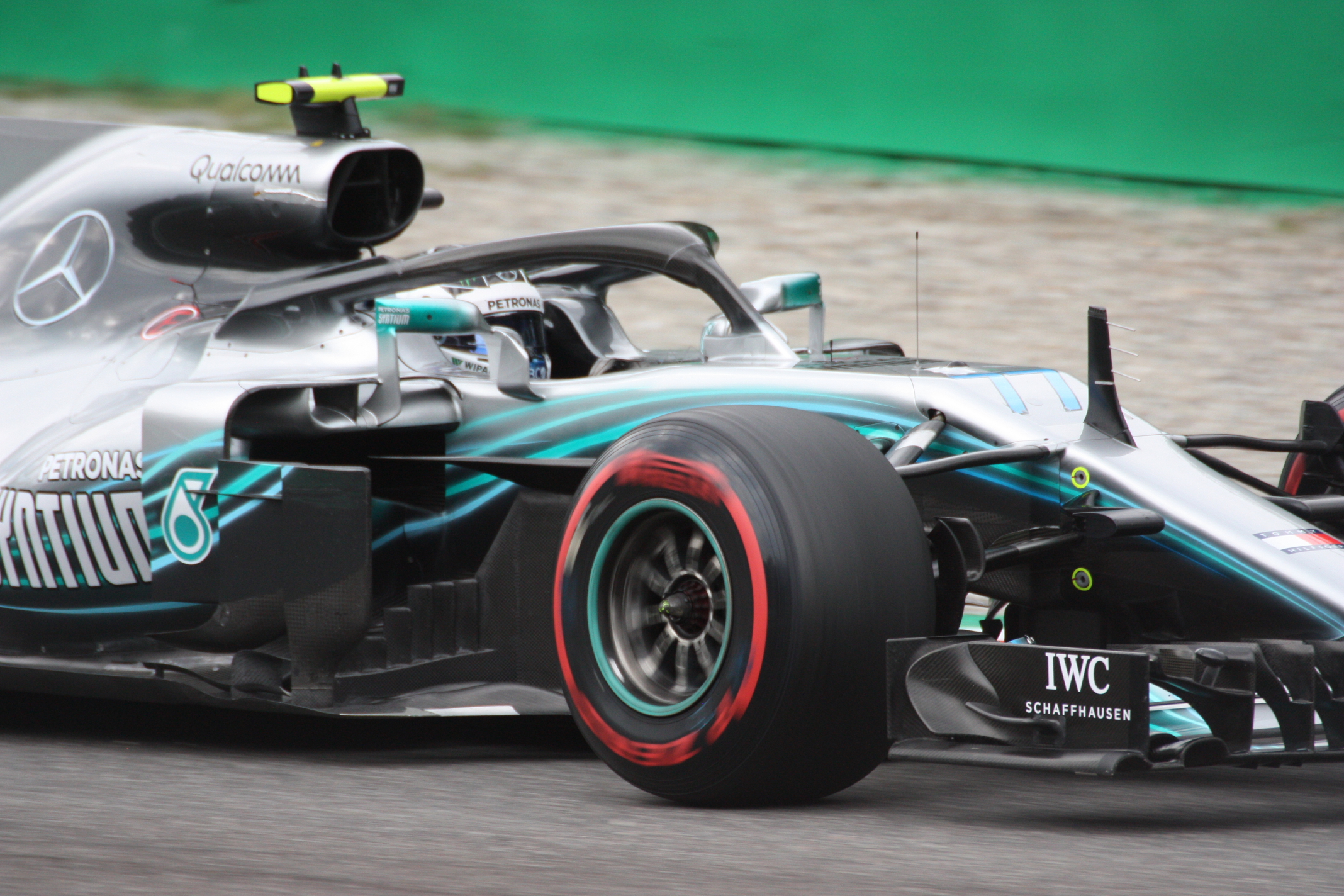 Lewis Hamilton porazil Scuderii Ferrari i na její domácí půdě – kdo mu má další titul vzít?