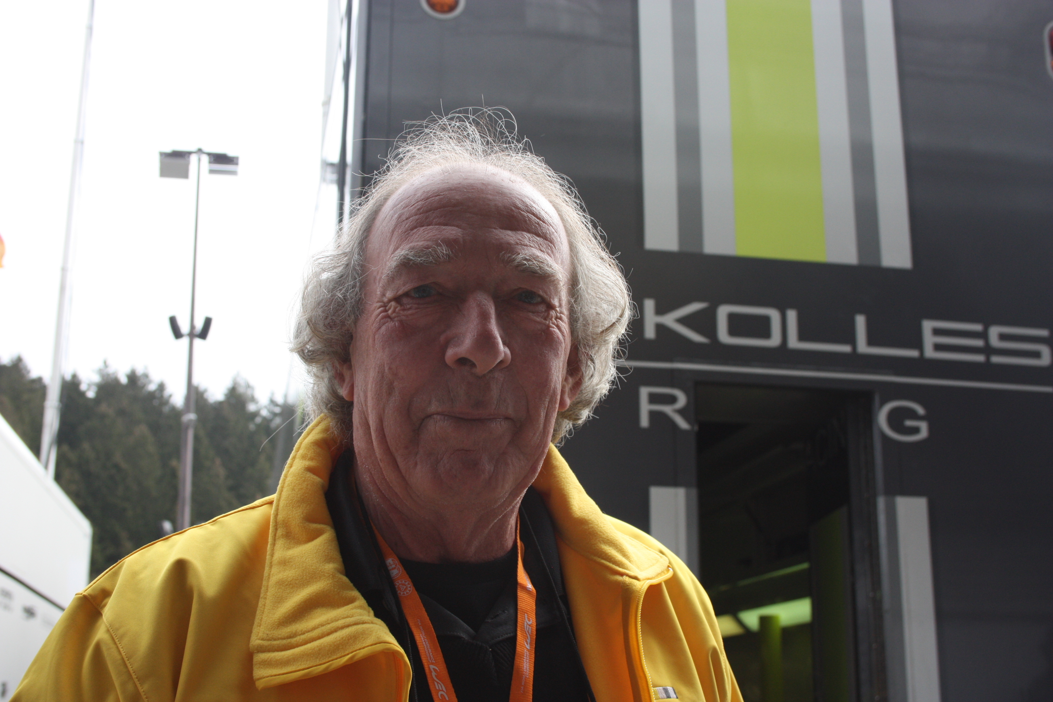 Manažerem týmu Dr. Colina Kollese není nikdo jiný, než Ian Phillips, dříve vedoucí stáje Jordan-F1